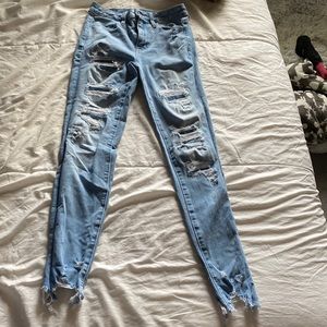 Distressed American Eagle skinny jeans